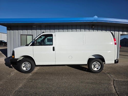2025 Chevrolet Express Cargo 3500 WT
