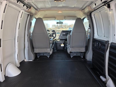 2025 Chevrolet Express Cargo 3500 WT