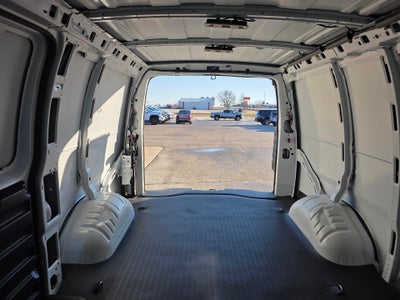 2025 Chevrolet Express Cargo 3500 WT