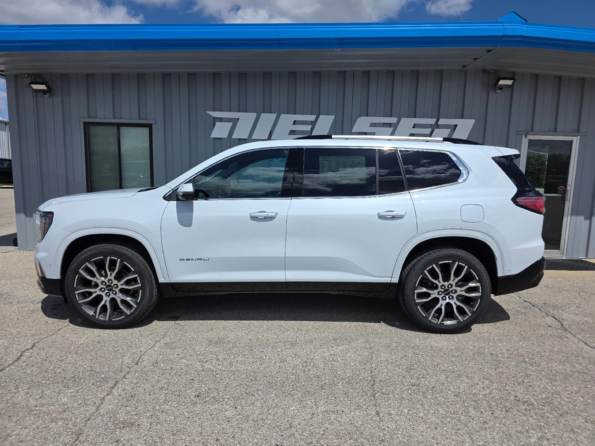 2026 GMC Acadia Denali Ultimate AWD's photo