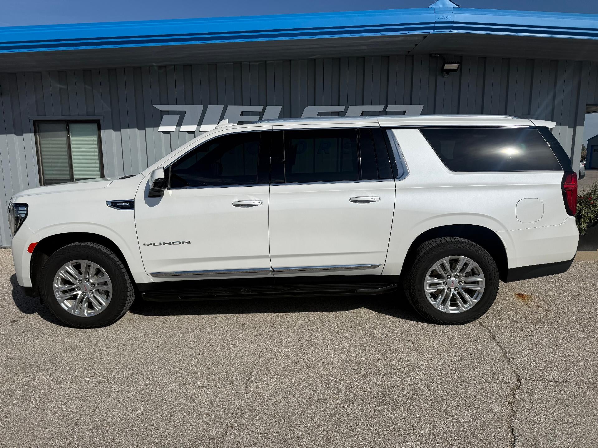 2024 GMC Yukon XL SLT