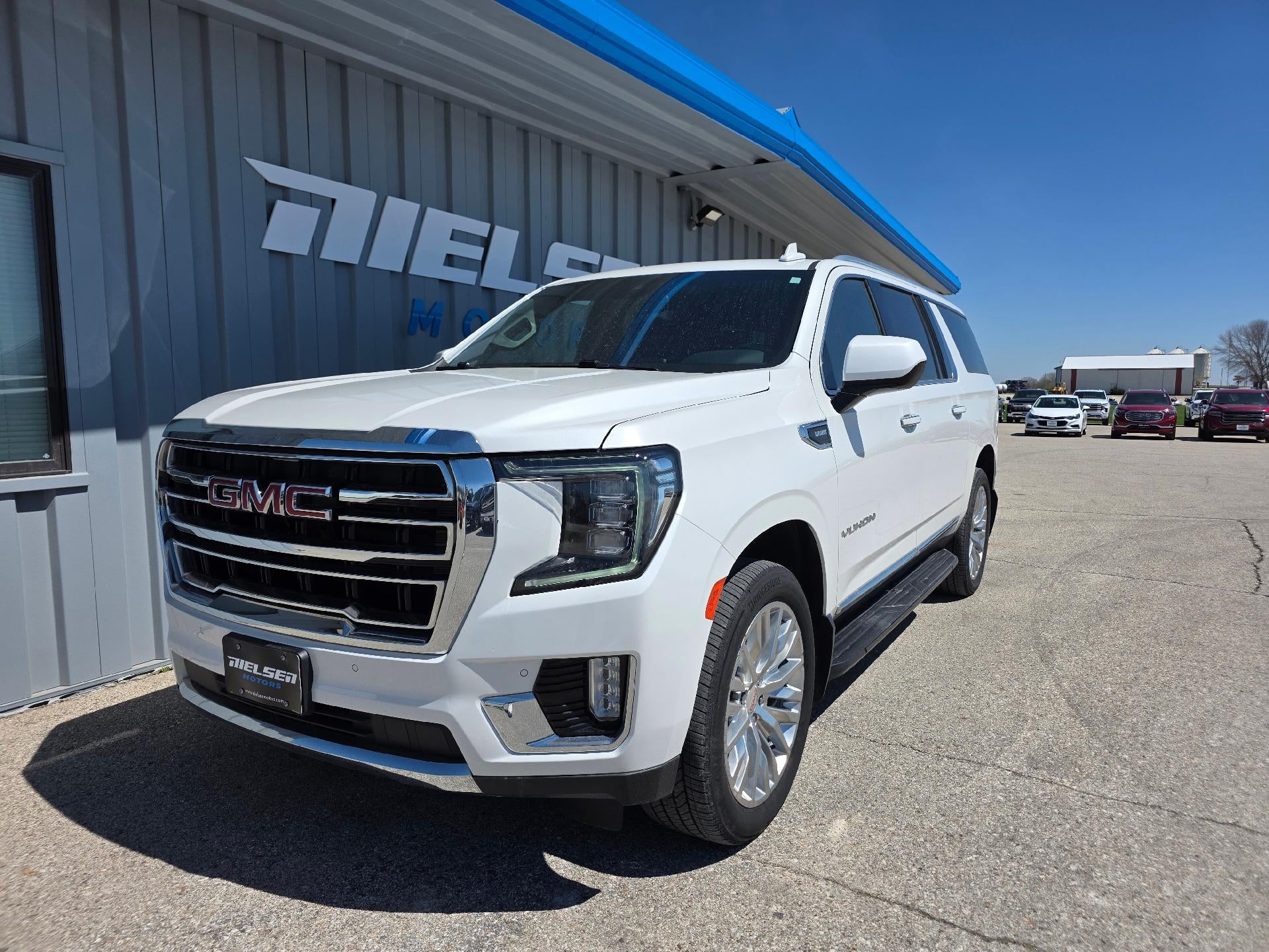 2023 GMC Yukon XL SLT