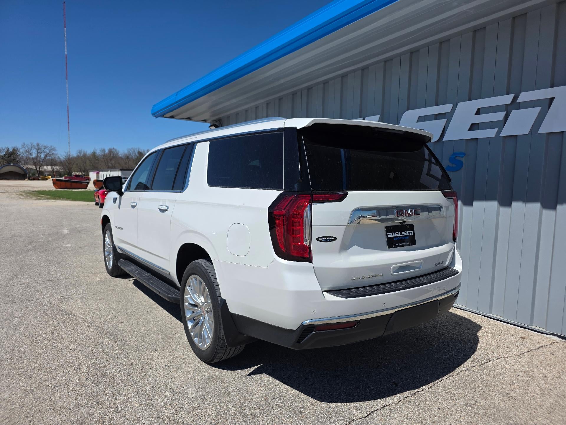 2023 GMC Yukon XL SLT
