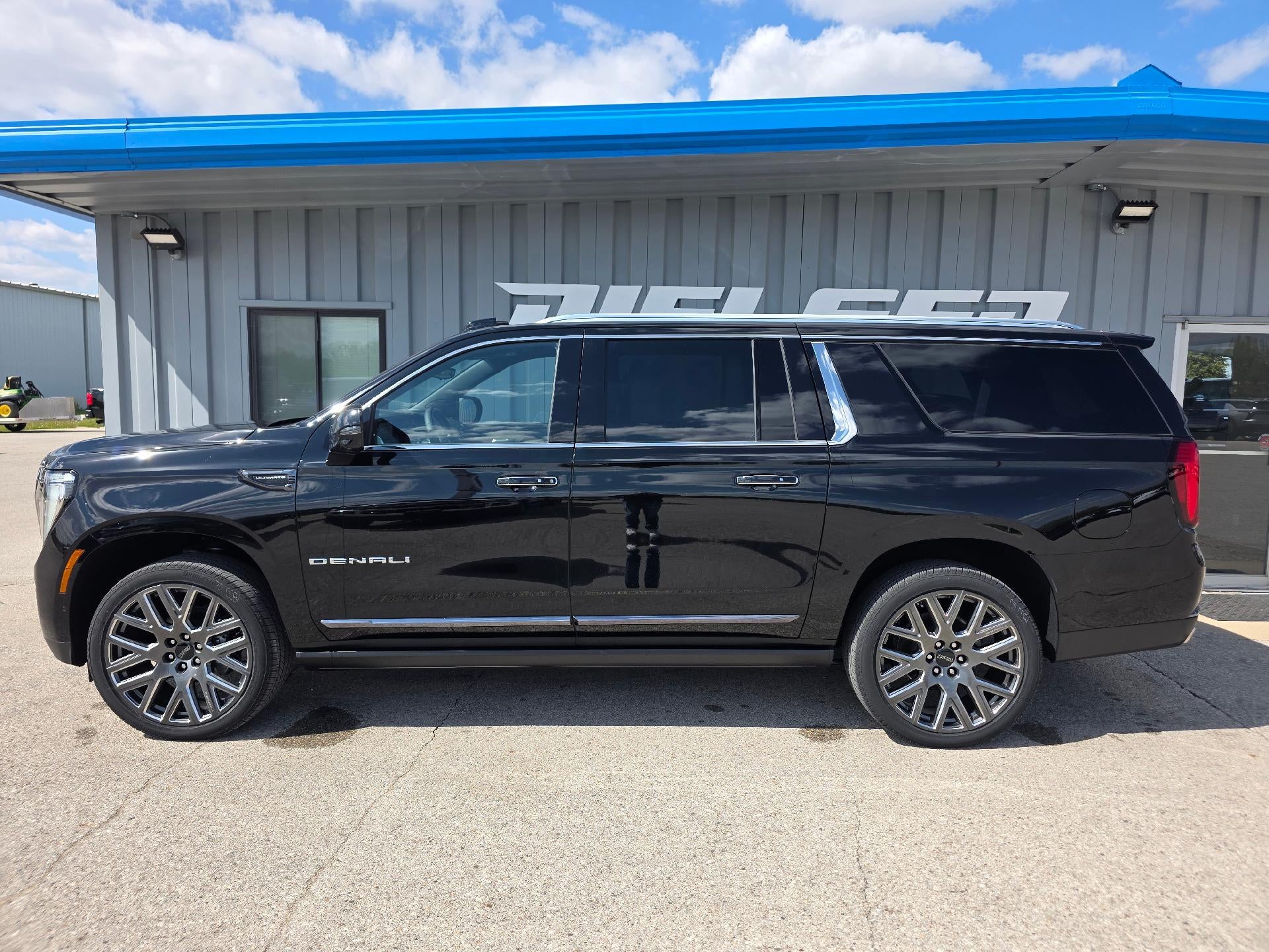 2026 GMC Yukon Denali Ultimate AWD's photo