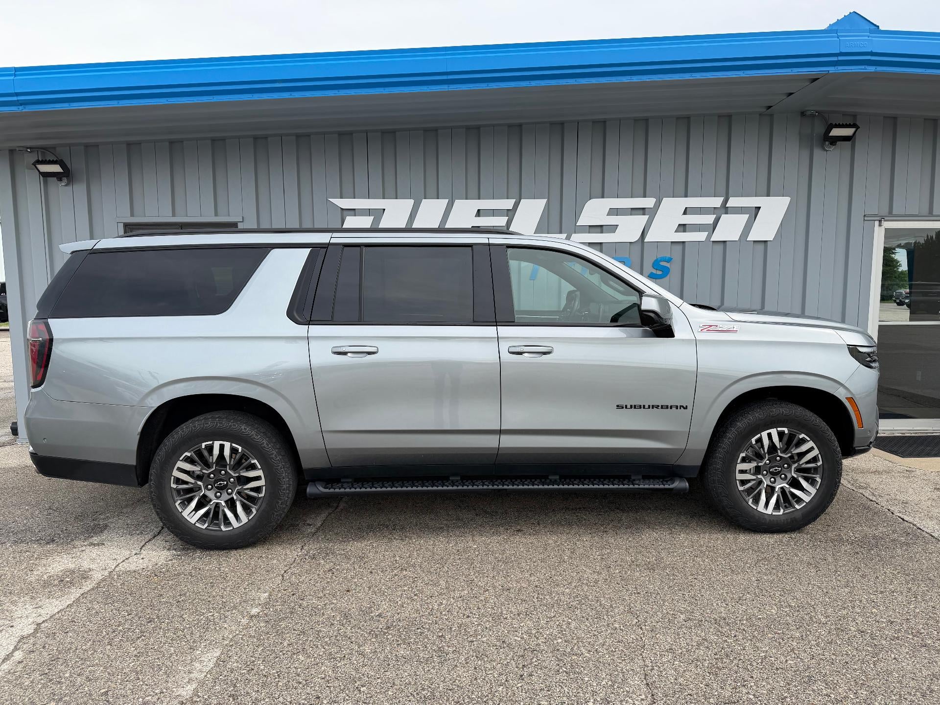 2025 Chevrolet Suburban Z71