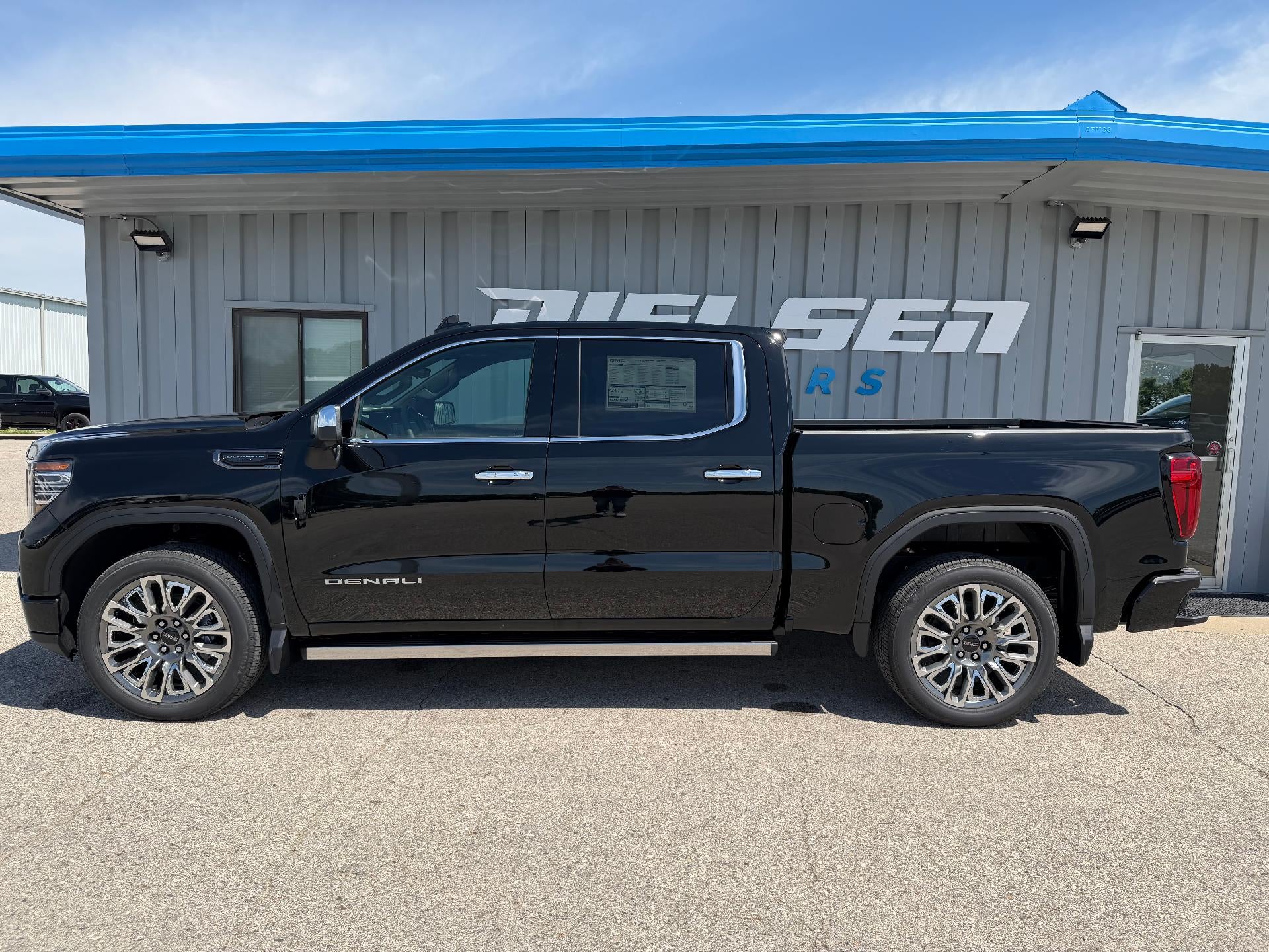 2026 GMC Sierra 4WD Crew Cab Short Box Denali Ultimate's photo