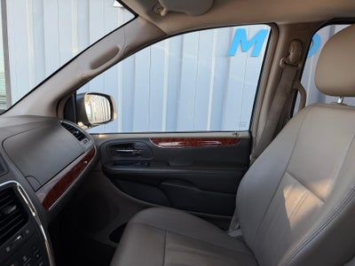 2016 Chrysler Town & Country Touring