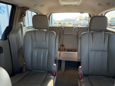 2016 Chrysler Town & Country Touring