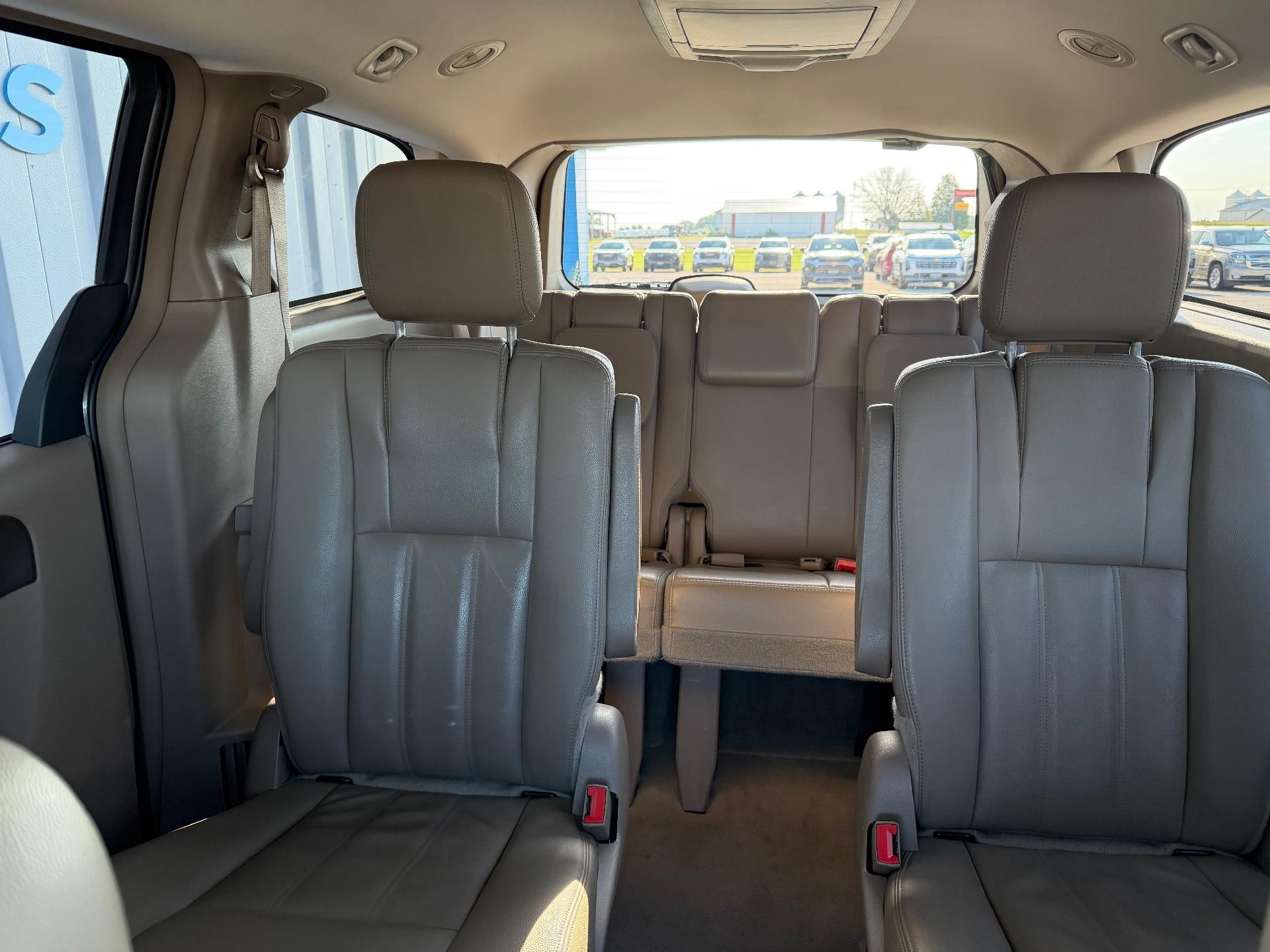 2016 Chrysler Town & Country Touring