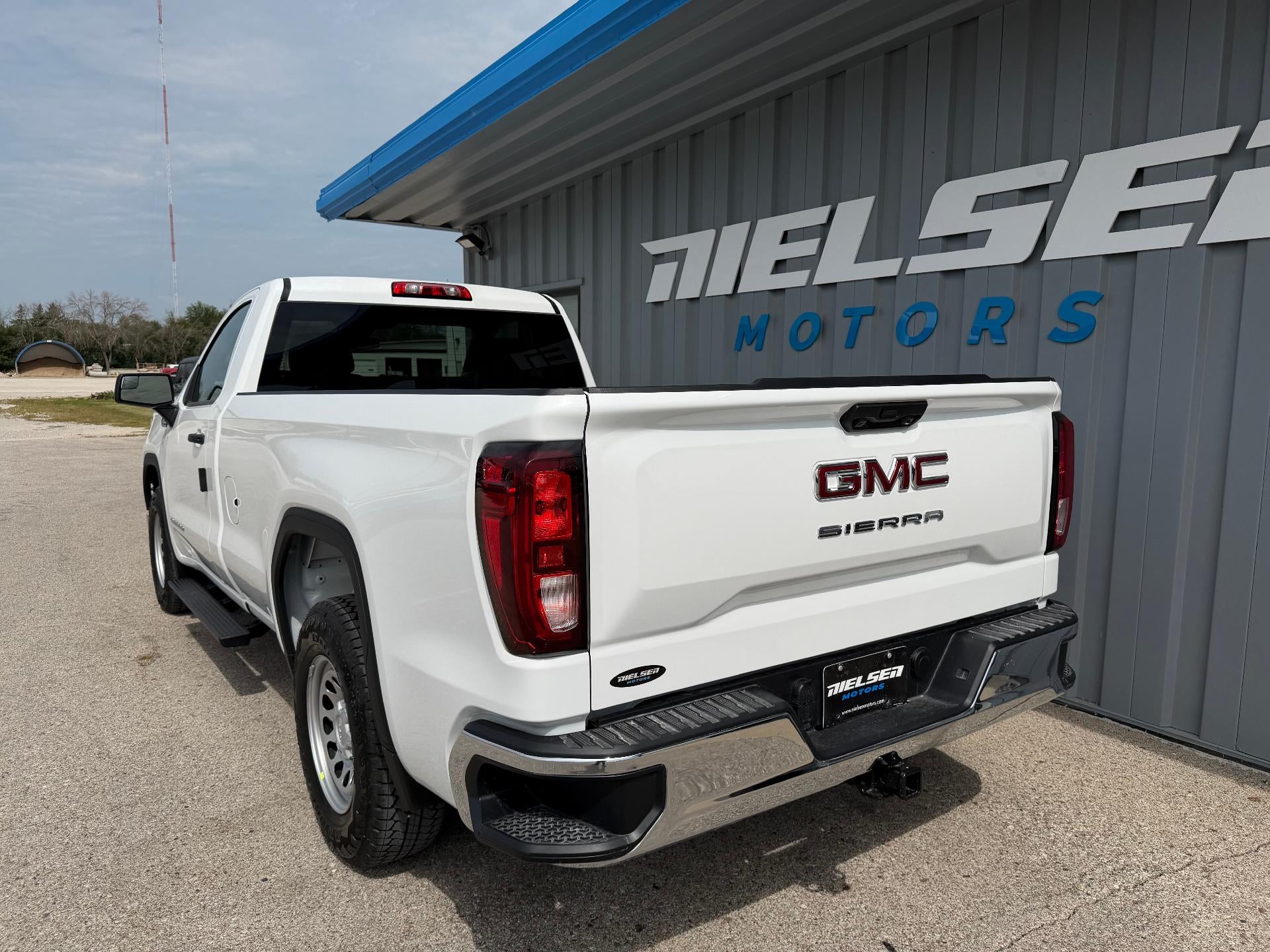 2026 GMC Sierra 1500 Pro - Photo 9