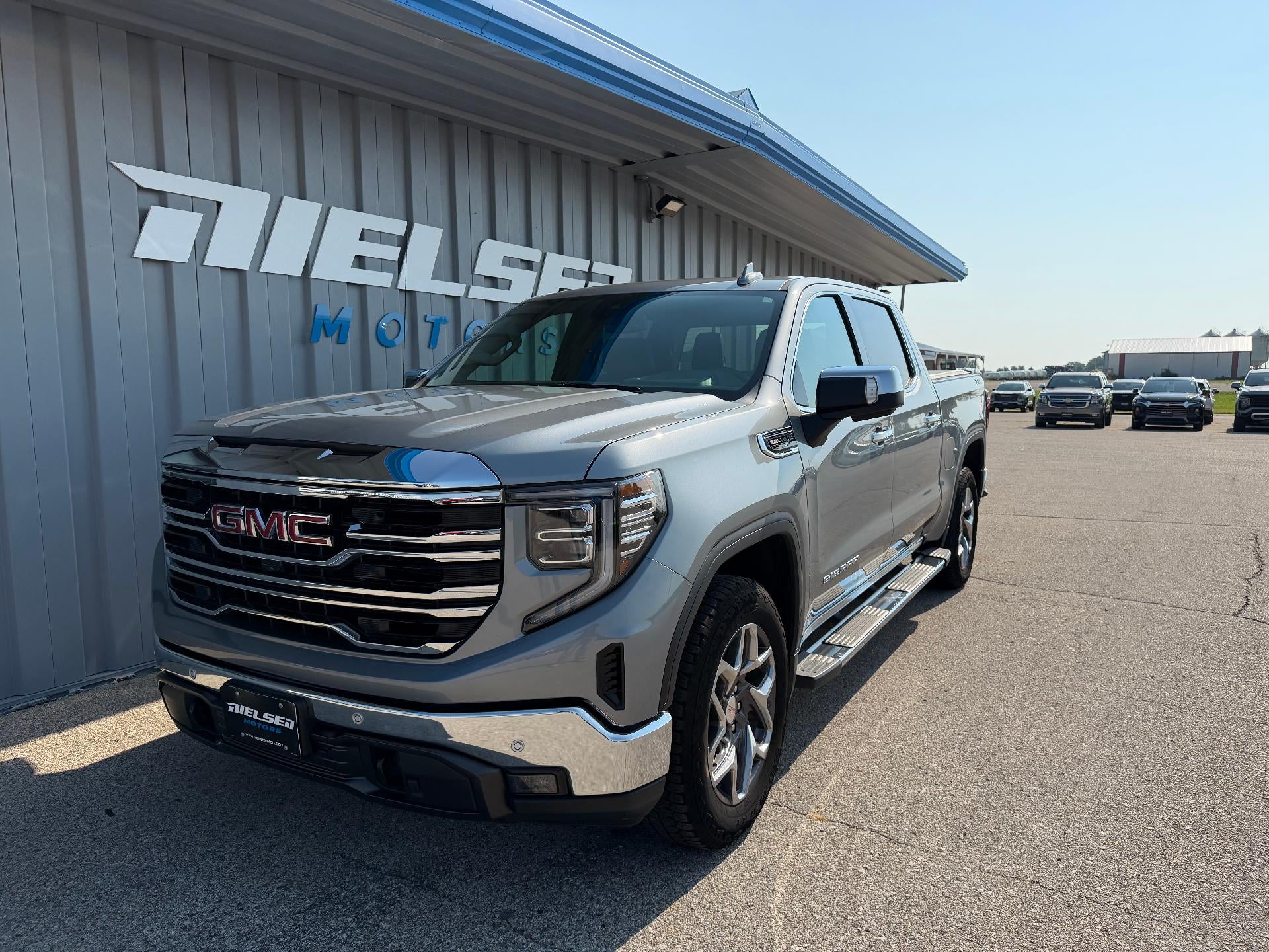 2024 GMC Sierra 1500 SLT